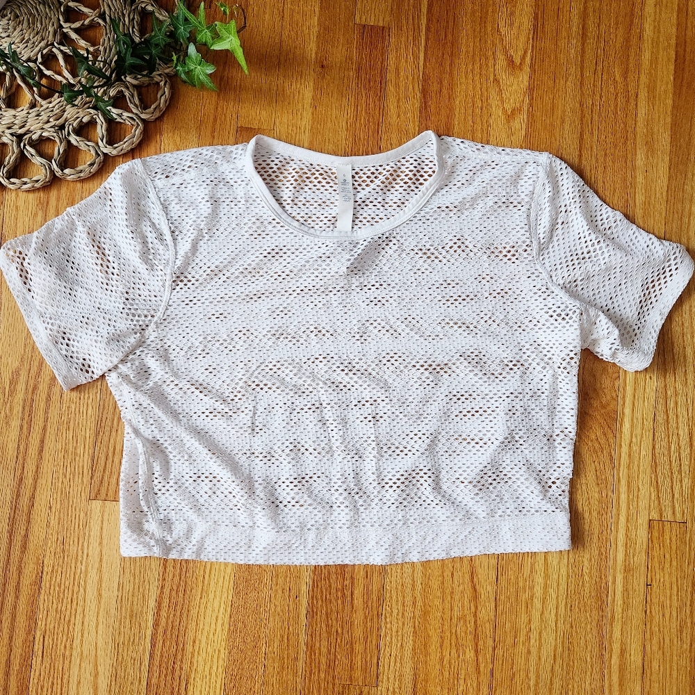 Lululemon Sweat Your Heart Out Short Sleeve Crop Top Size 8 White